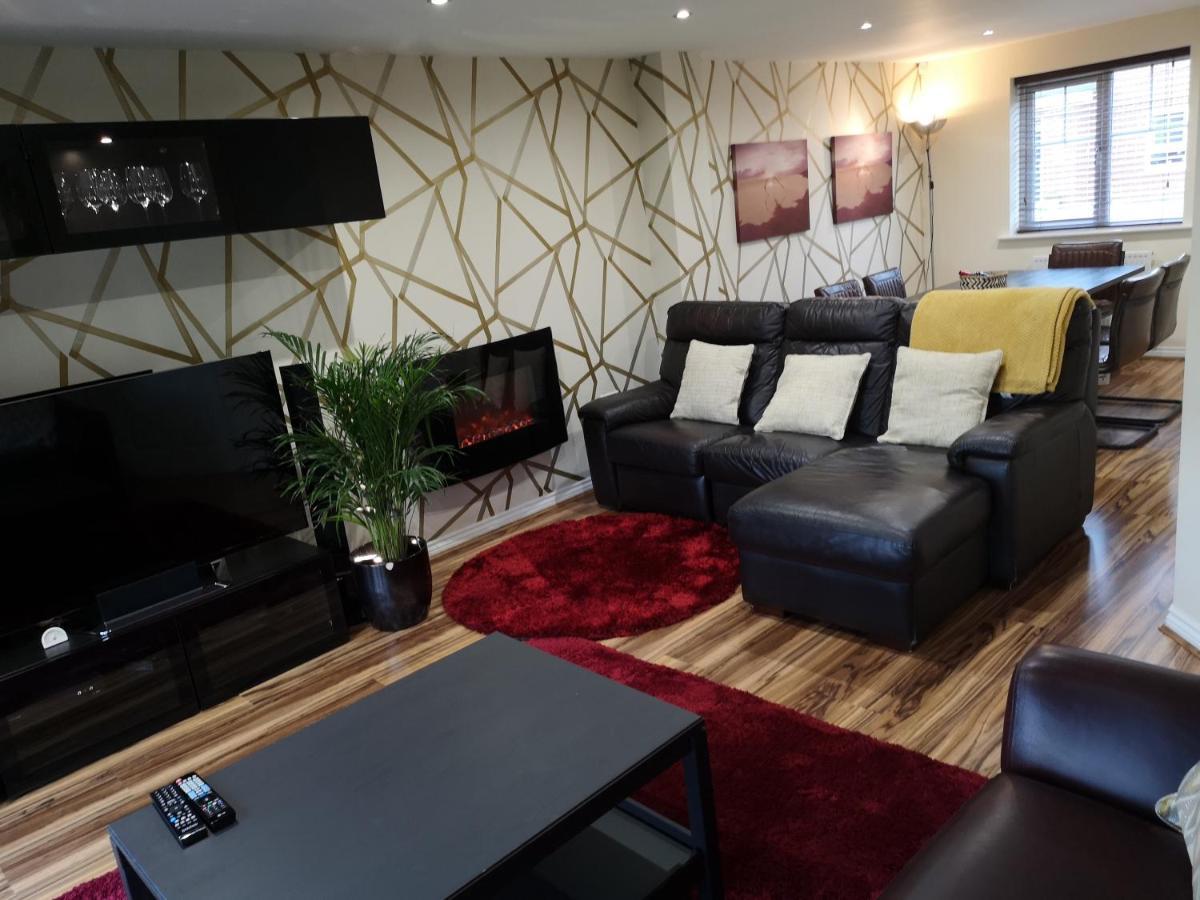 Nightingale Gardens - 4 Bed Detached House - Manchester Daire Dış mekan fotoğraf