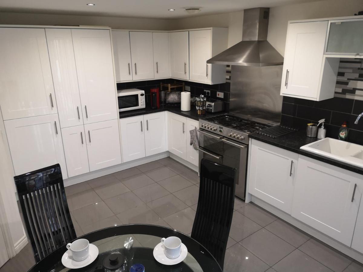 Nightingale Gardens - 4 Bed Detached House - Manchester Daire Dış mekan fotoğraf
