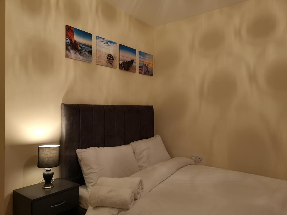 Nightingale Gardens - 4 Bed Detached House - Manchester Daire Dış mekan fotoğraf
