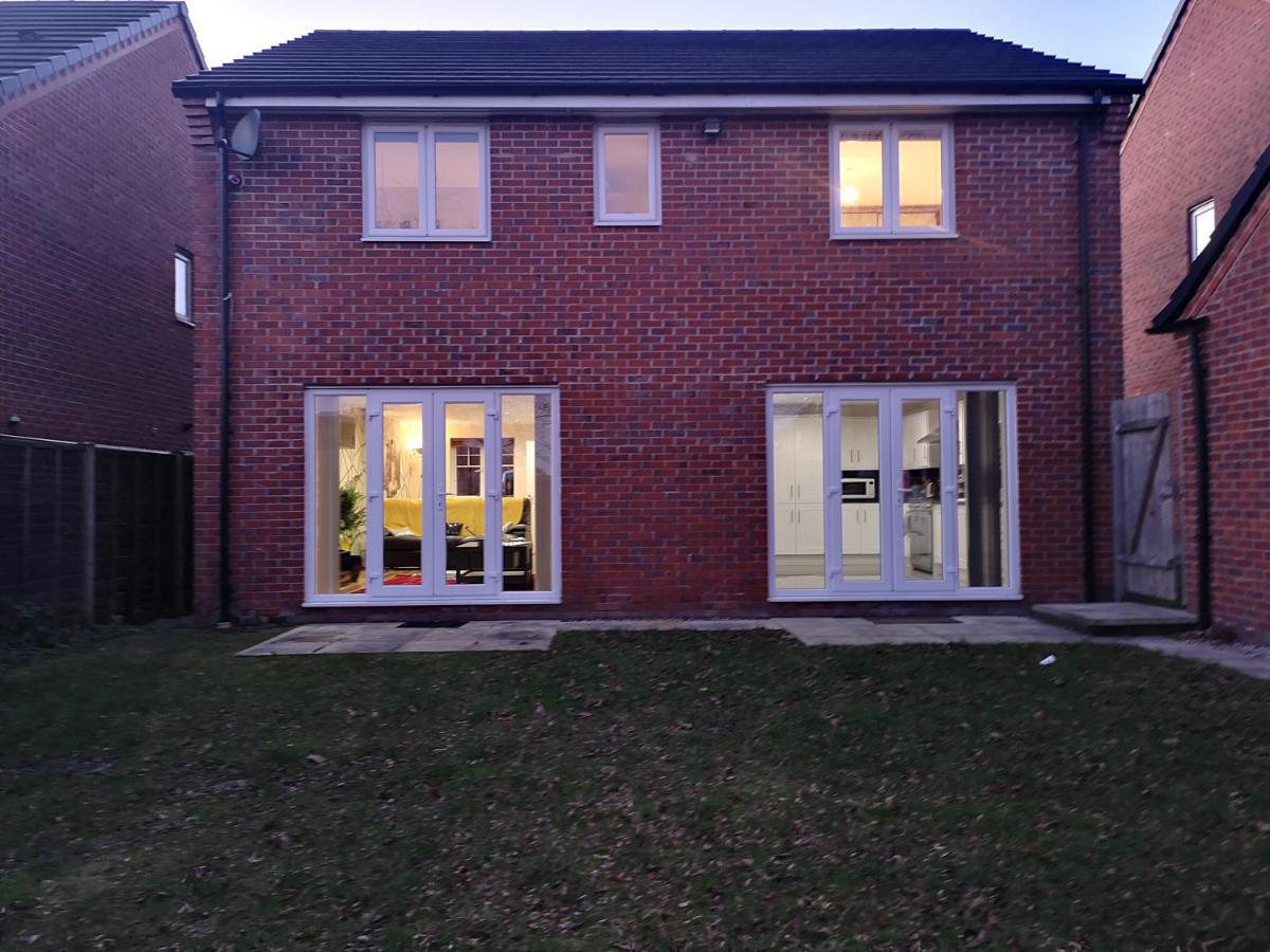 Nightingale Gardens - 4 Bed Detached House - Manchester Daire Dış mekan fotoğraf