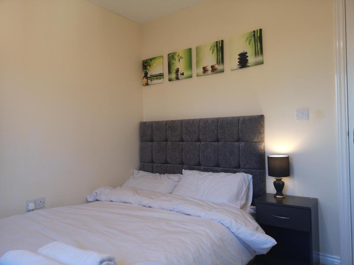 Nightingale Gardens - 4 Bed Detached House - Manchester Daire Dış mekan fotoğraf